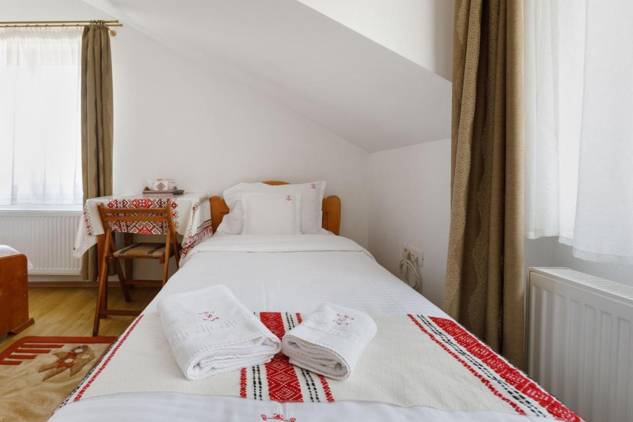Casa Dacica Hotell Rîşnov Exteriör bild